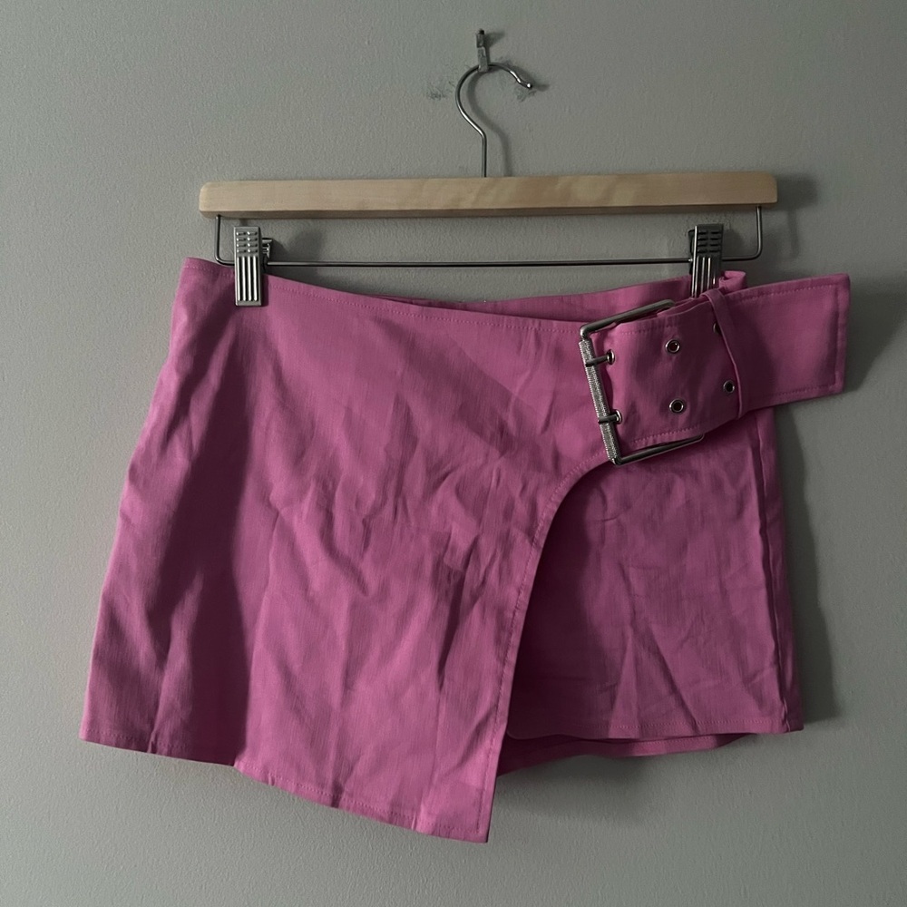 Lovers + Friends Pink Wrap Skort Buckle Detail Size Small Y2K Barbiecore